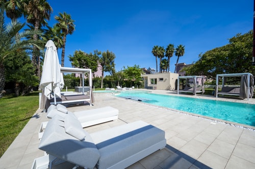 Villa Siracusa, in town centre 68 Villas in Italy