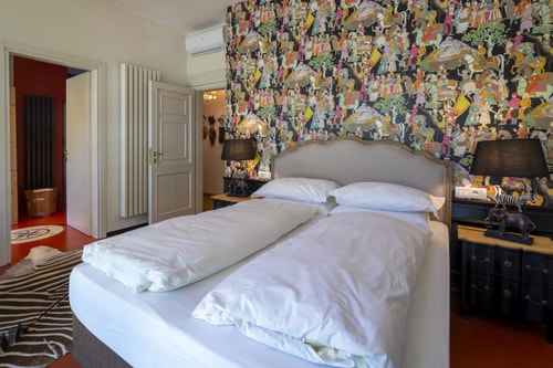 Villa Olivella, with Private Pool - 100m to Lake 33 Villas in Italy