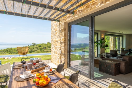 Villa Il Lago, Retreat with Heated Infinity Pool 4 Villas in Italy