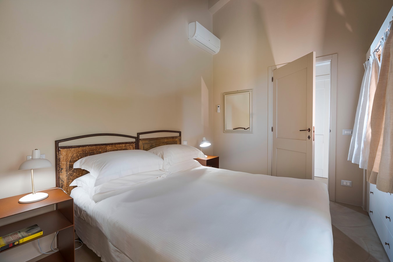 Casa Carol (Bianco) - Villa with shared pool 25 Villas in Italy