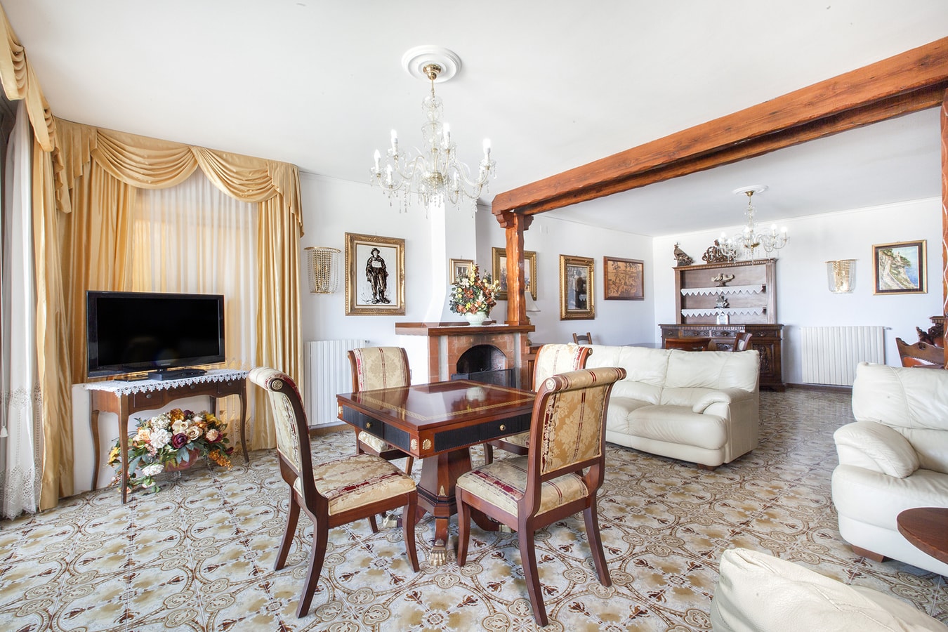 Villa Bionda, with sea views and private pool 15 Villas in Italy