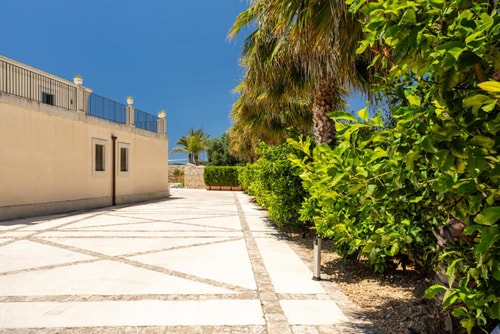 Villa Aulina, Private villa near Modica 32 Villas in Italy