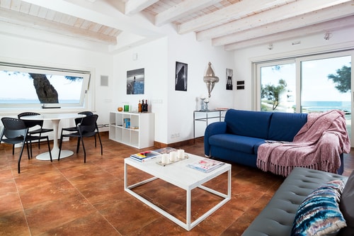 Casa Ulisse, sea front property 8 Villas in Italy