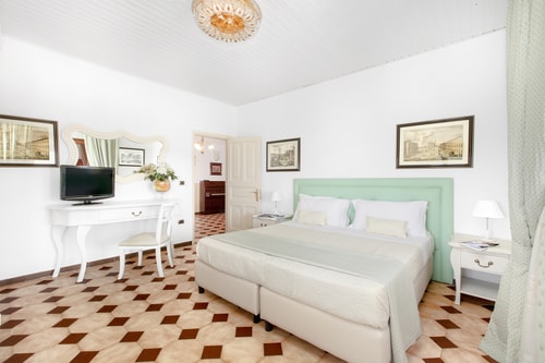 Villa Bionda, with sea views and private pool 19 Villas in Italy