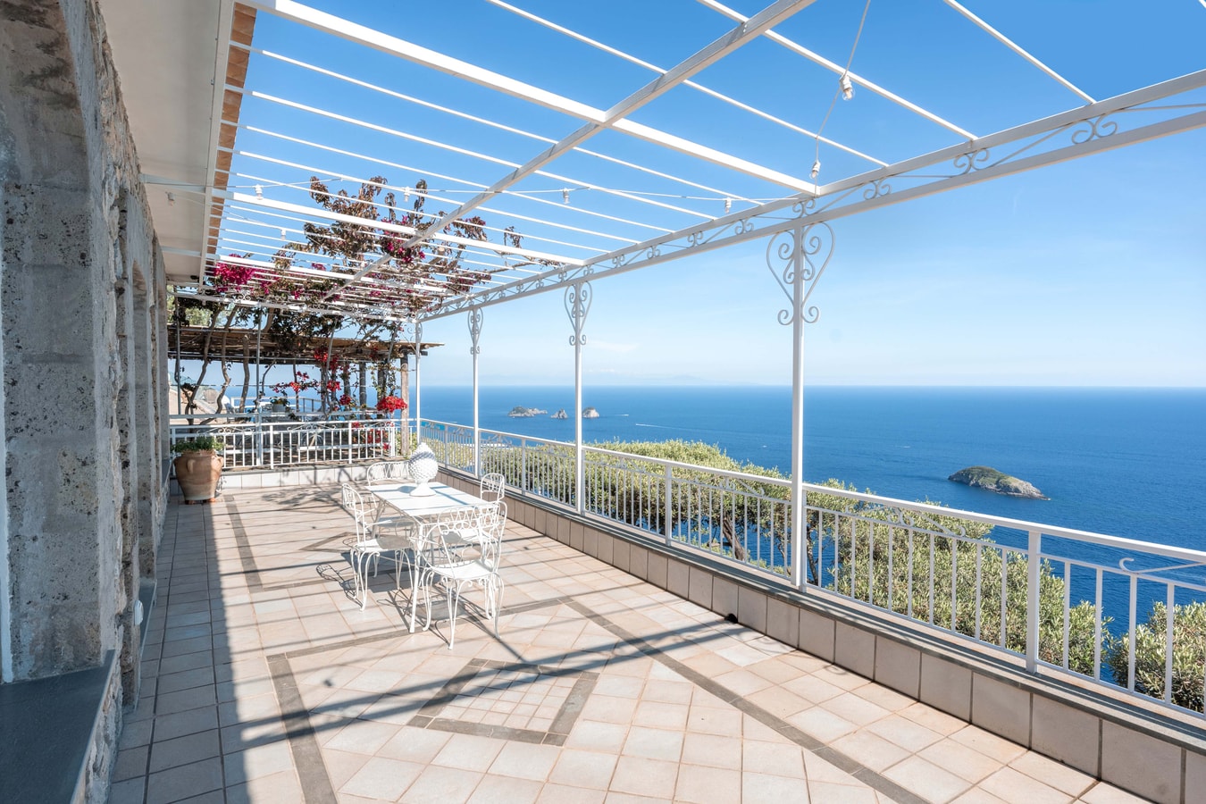 Villa Silenzio, Secluded Retreat with Sea Views 43 Villas in Italy