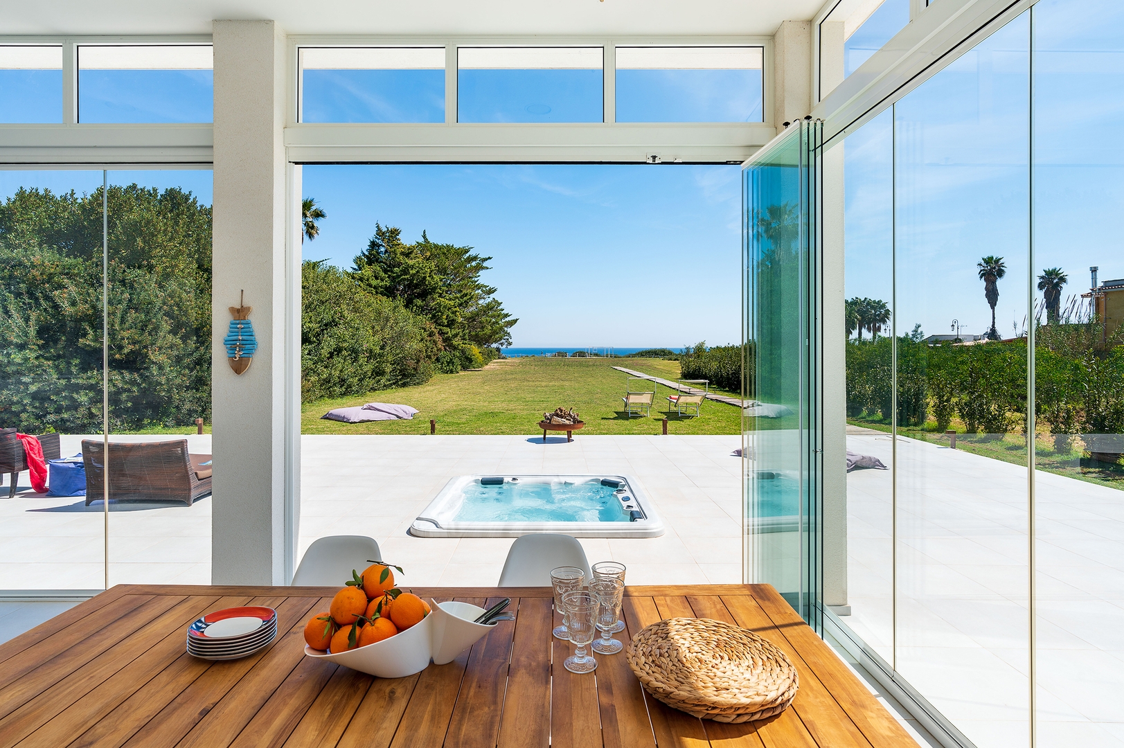 Villa Caruso – sea front villa 7 Villas in Italy