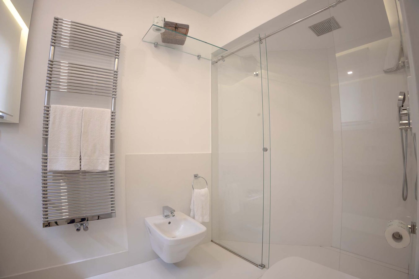 Alonza Estate - Large Countryside Estate 42 Villas in Italy