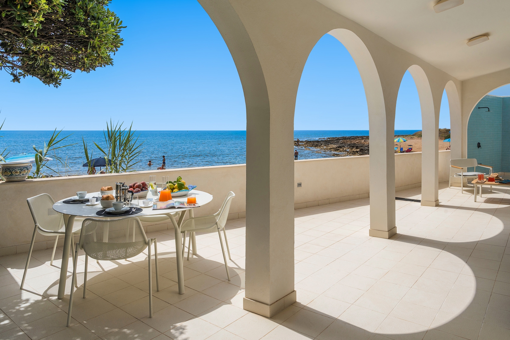 Villa Fresca - sea front villa 2 Villas in Italy