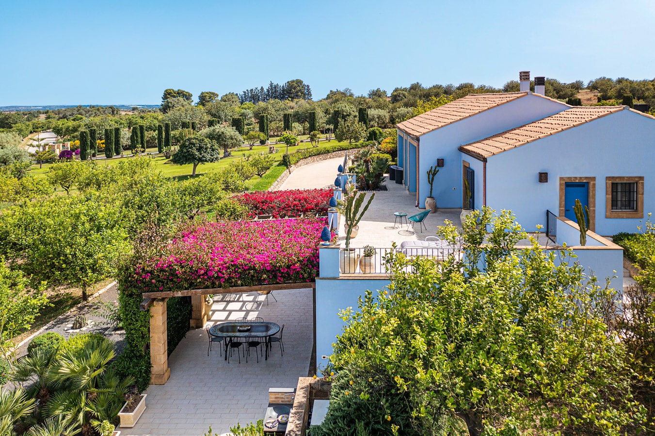 Villa Crisantemo – Noto Area 55 Villas in Italy