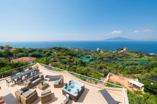 Villa Carlotta, with private pool and sea views 38 Villas in Italy