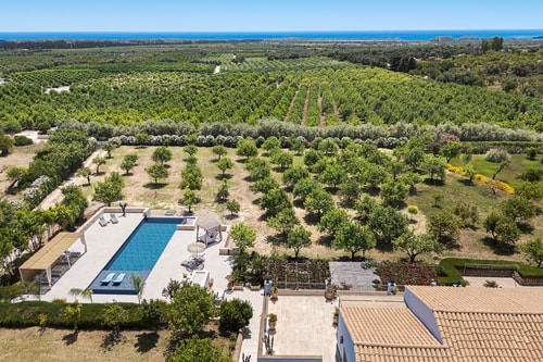 Villa Crisantemo – Noto Area 50 Villas in Italy