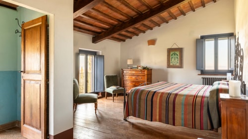 Podere Pulciano - Historic Tuscan farmhouse with pool 18 Italian Breaks