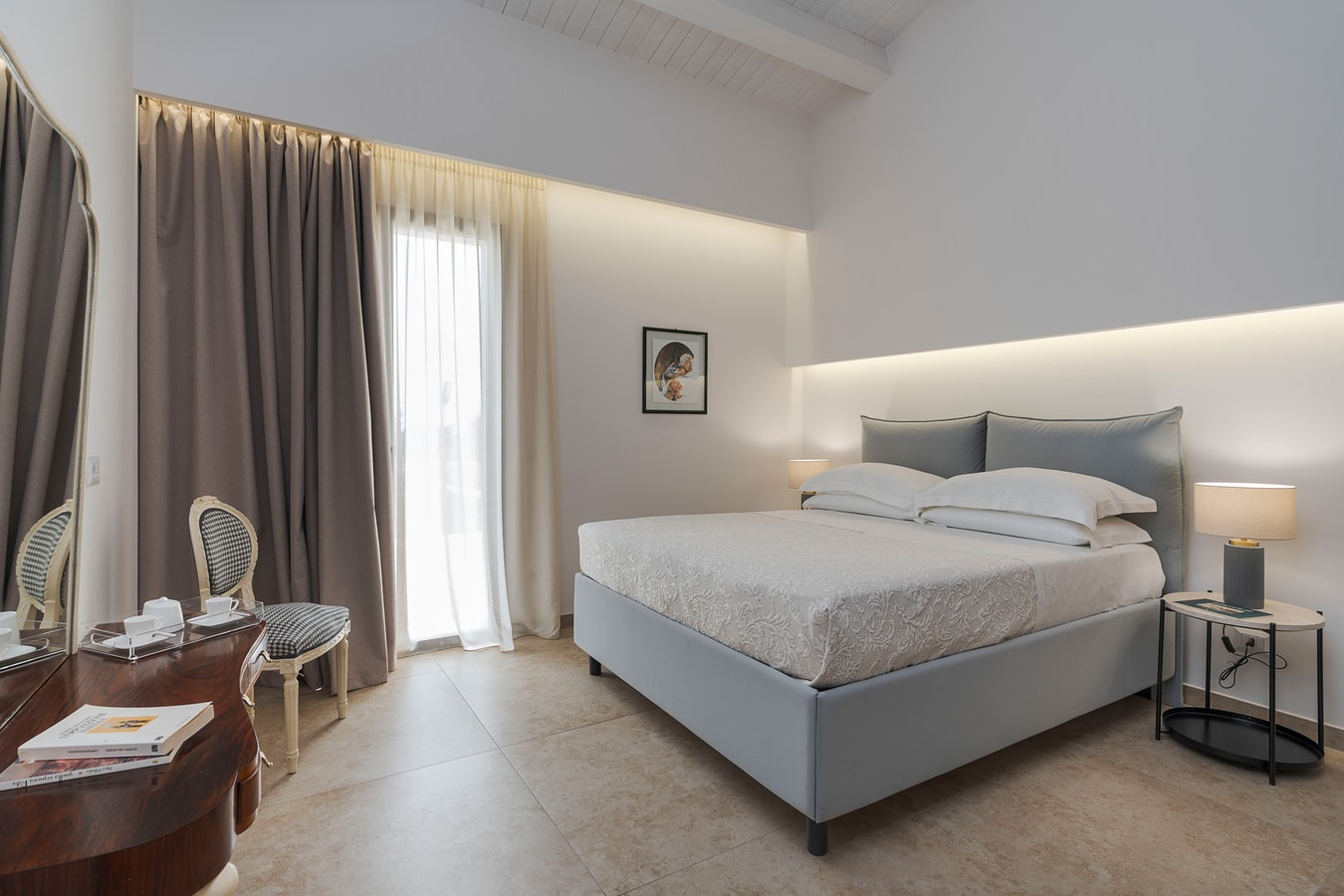 Villa Nivura, Minimalist Elegance Amid the Olive Groves 26 Villas in Italy