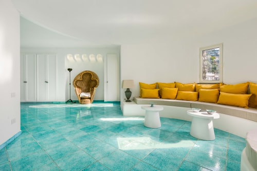 Casa Scogliera, Seafront House with Terrace 4 Villas in Italy