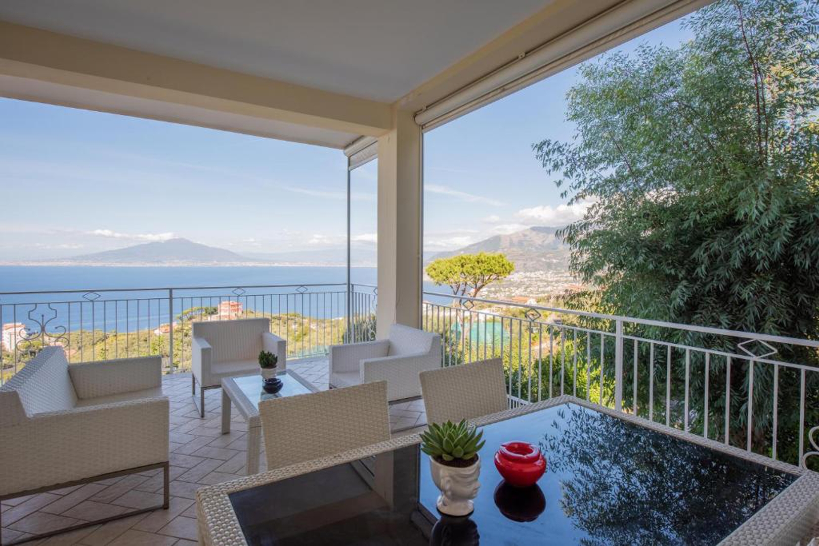 Villa Carlotta with private pool and sea views in Sorrento area 33 Villas in Italy