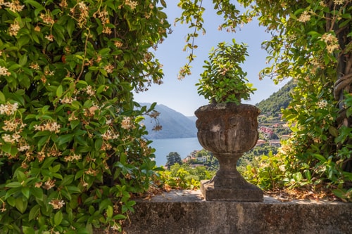 Villa Classica, Historic villa with lake views 48 Villas in Italy