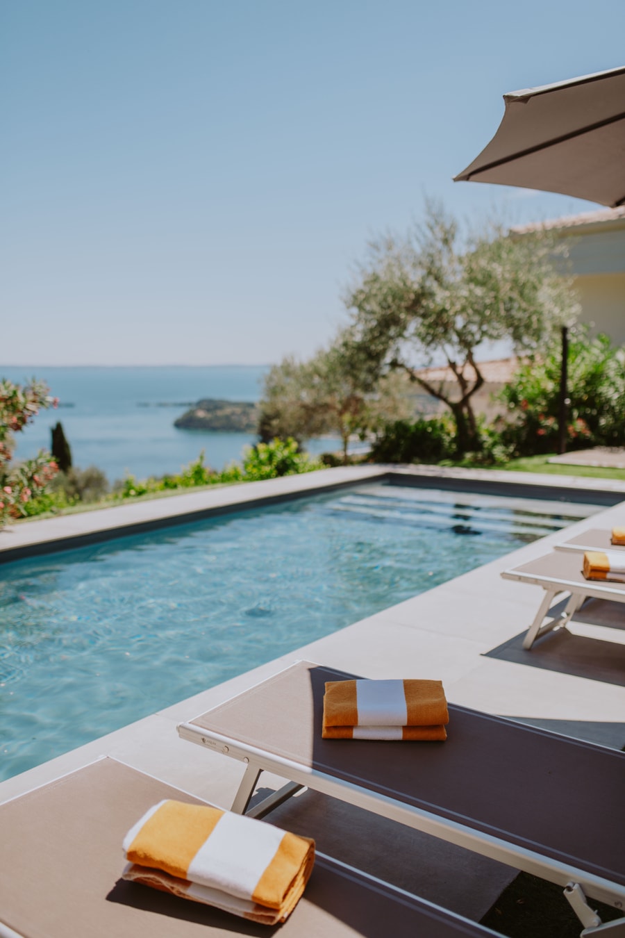 Villa Donita - Lakeside villa with pool 46 Villas in Italy