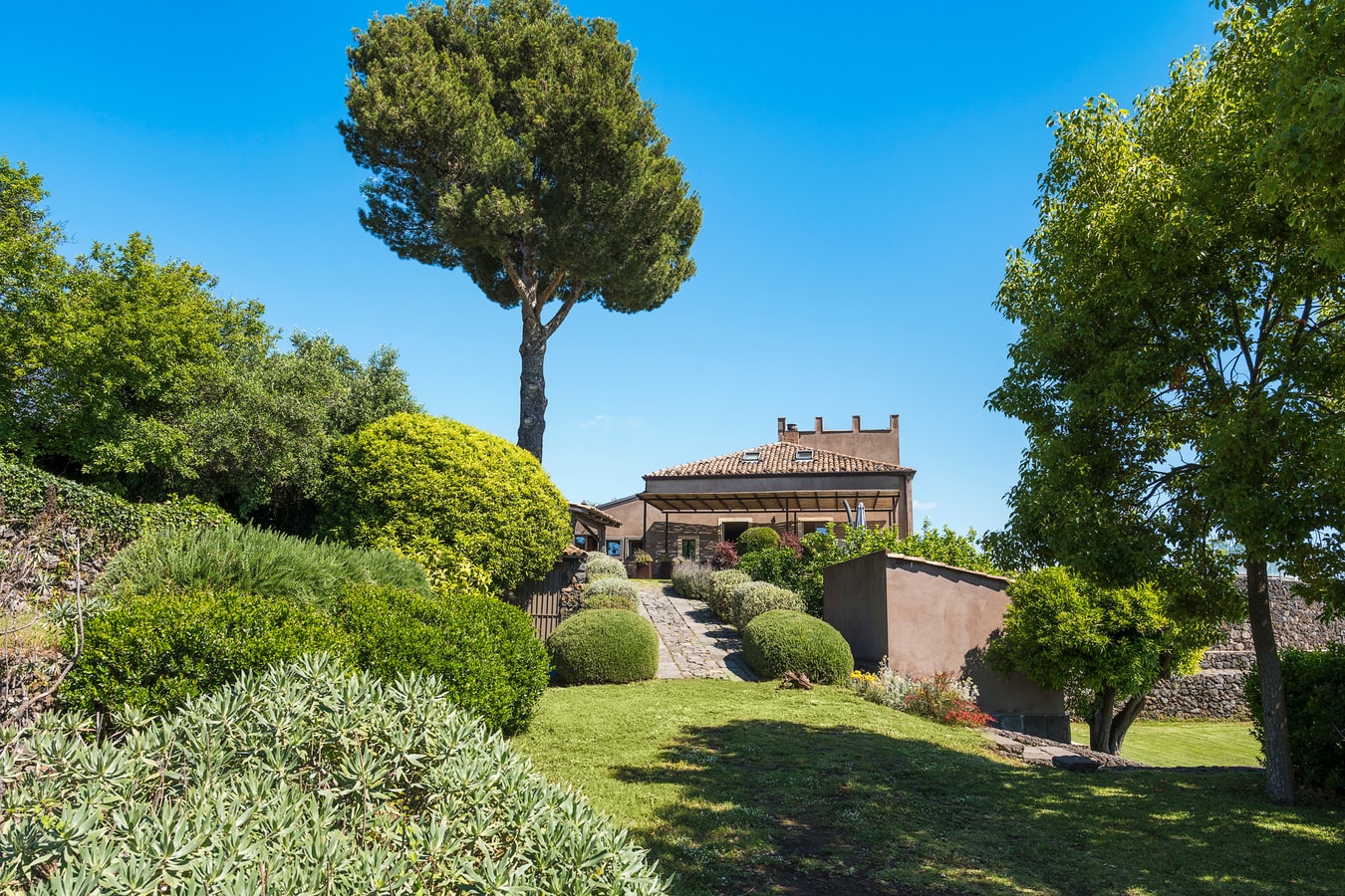 Villa Etnea - Private villa with pool and jacuzzi 4 Villas in Italy