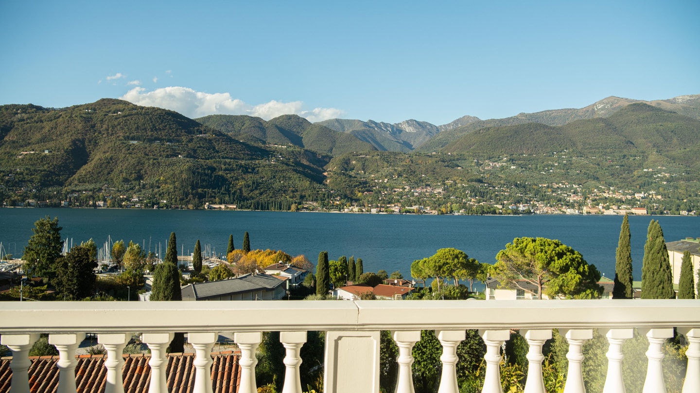 Villa Acquabella with lake views and pool 51 Villas in Italy