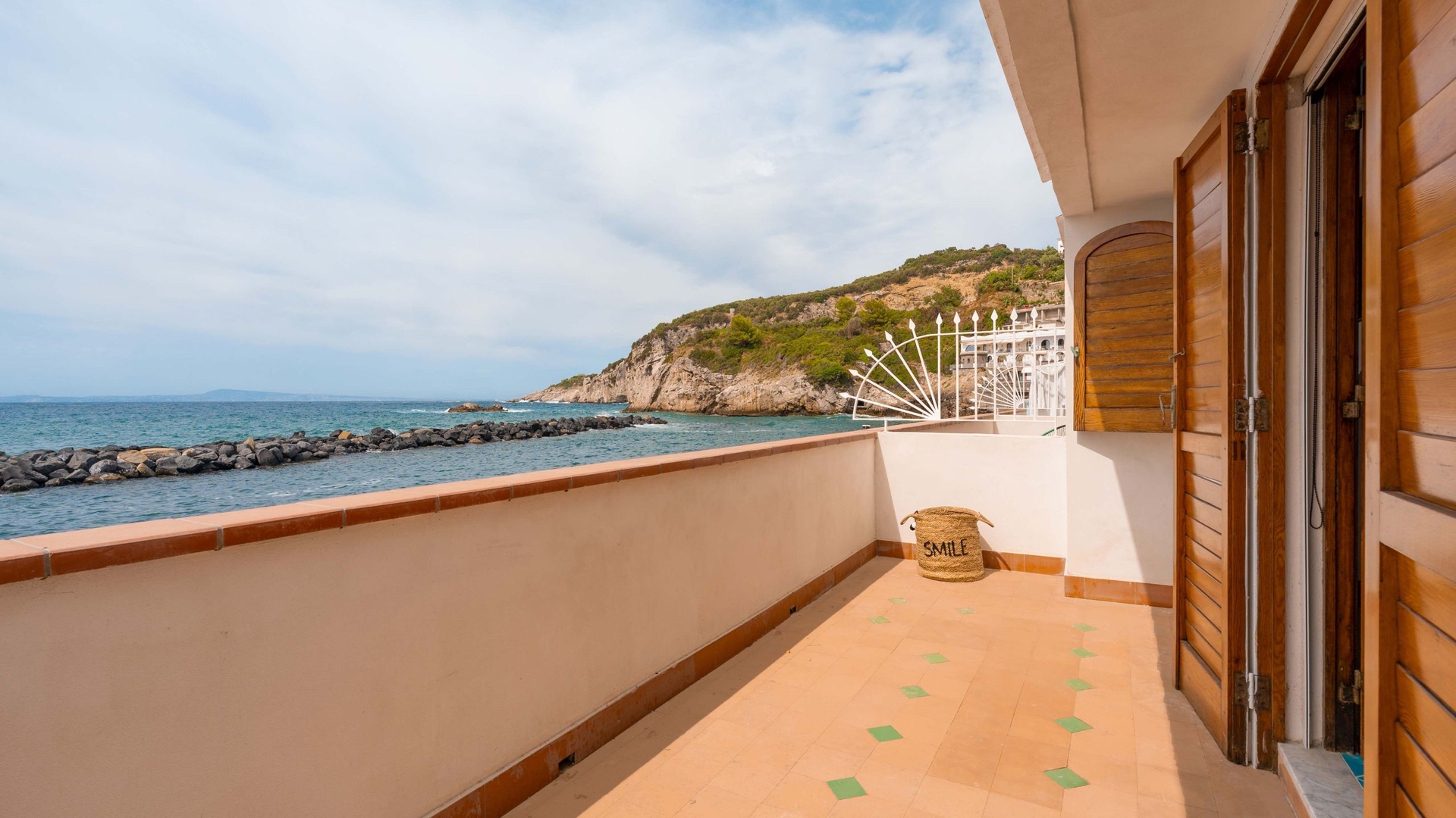 Casa Di Marcia, seafront with dipping pool 50 Villas in Italy