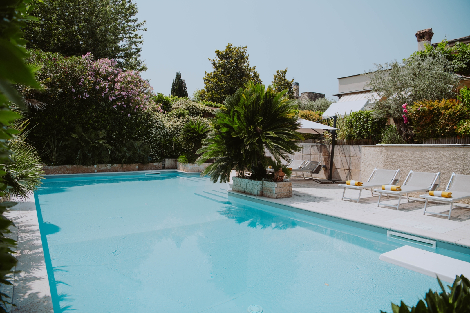 Villa Monica - Private villa with pool near town centre and lake 0 Villas in Italy