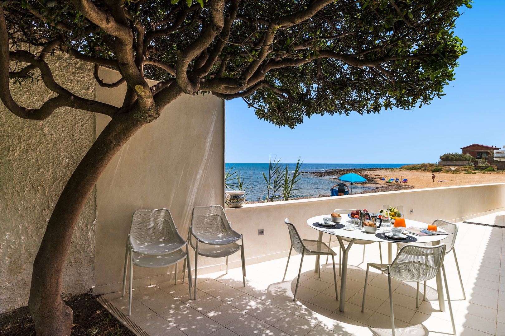 Villa Fresca - sea front villa 3 Villas in Italy