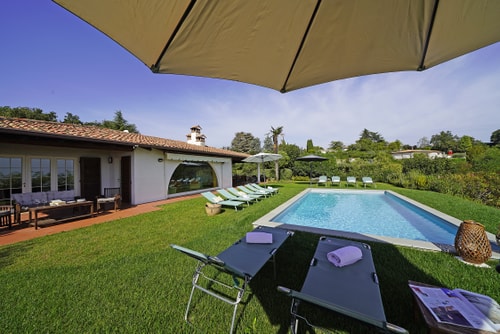 Villa Dante - Villa with pool and tennis 30 Villas in Italy