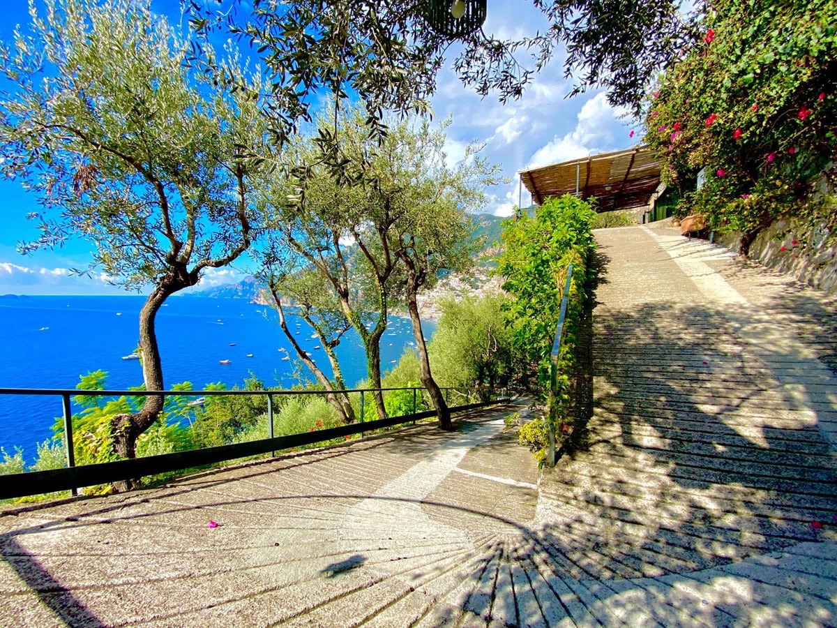 Villa Affascinante - Villa with direct sea access 60 Villas in Italy