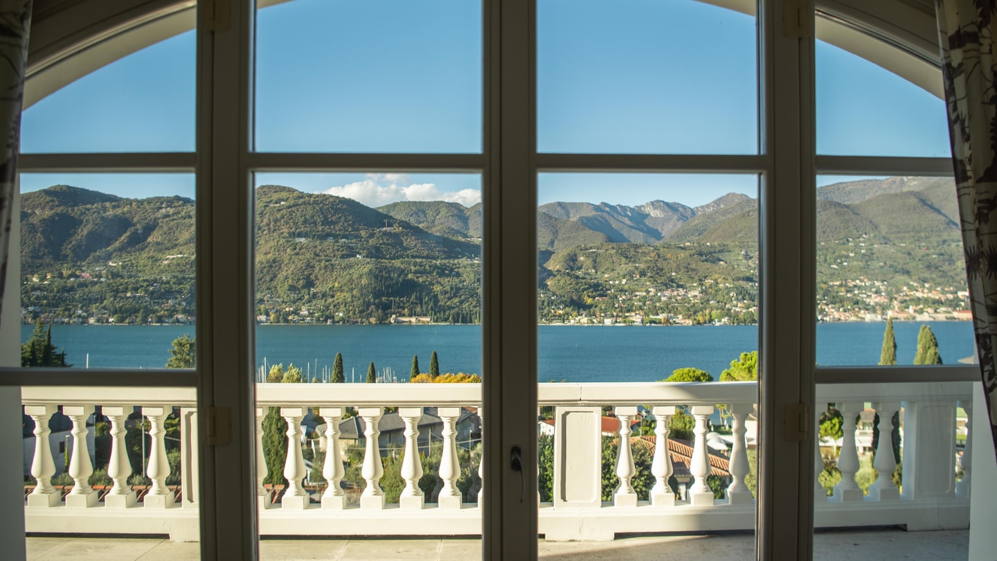 Villa Acquabella with lake views and pool 26 Villas in Italy