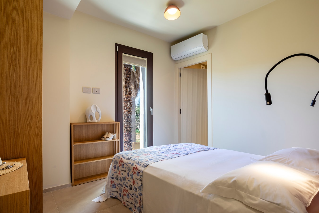 Villa Smeralda, Seafront Villa With Pool 8 Villas in Italy