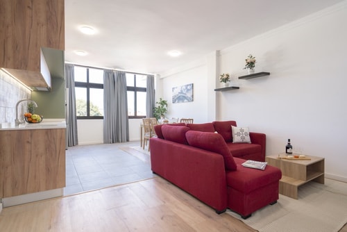 Comfy Minimalist Flat by HostWise Host Wise Booking