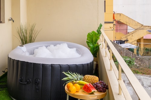 Two Trendy Bright Flats | Jacuzzi by HostWise Host Wise Booking