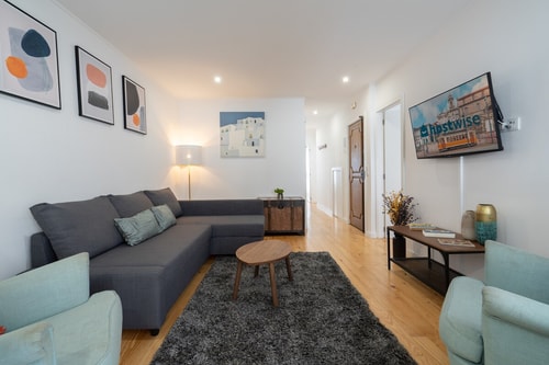 Luxurious Spacious Apartment w/Terrace by HostWise Host Wise Booking