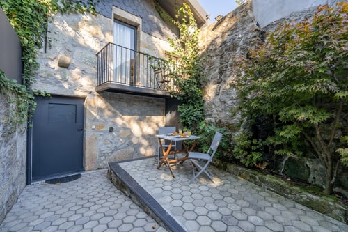 2 Spacious Flats w/ Jacuzzi & Garden by HostWise Host Wise Booking