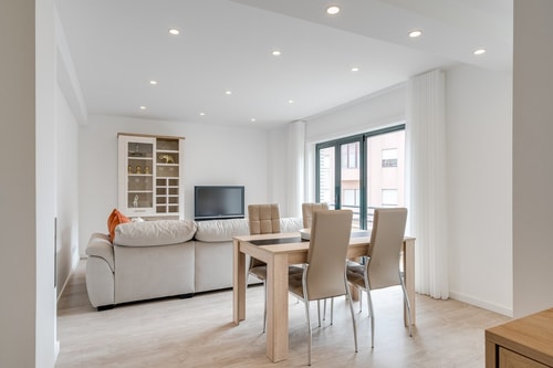 HostWise - Bright Seaside Flat Host Wise Booking