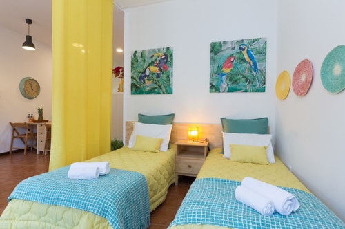 2 Cozy Flats & Netflix | Ace Location by HostWise Host Wise Booking