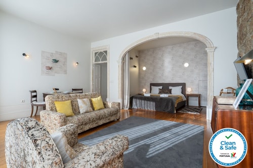 3 Spacious Flats w/ Jacuzzi & Garden by HostWise Host Wise Booking