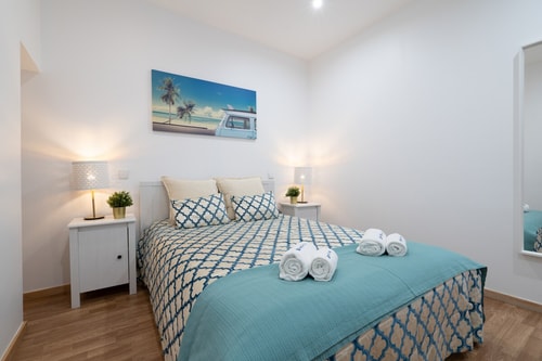 HostWise - Graceful Flat Centrally Located Host Wise Booking
