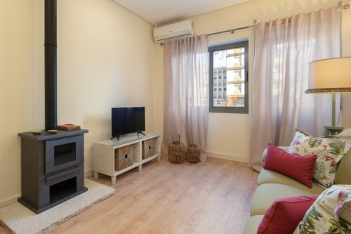 Gaya Avenue 102 - Flat w/ Balcony Host Wise Booking