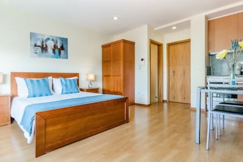 Peaceful Adorable Flats w/ Terrace by HostWise Host Wise Booking