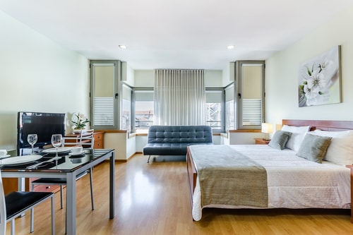 Lovely Quiet Flats w/ Terrace by HostWise Host Wise Booking
