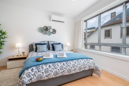 Comfy Sunny Flats | Prime Location by HostWise Host Wise Booking