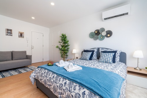 Comfy Sunny Flat | Prime Location by HostWise Host Wise Booking