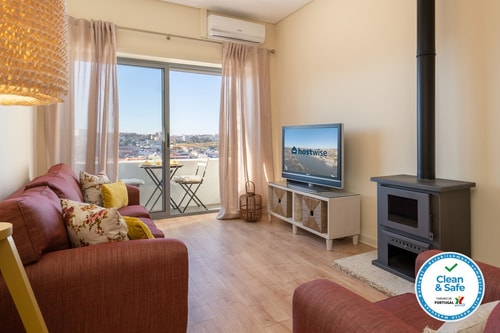 HostWise - Gaya Avenue 101 - Flat w/ Balcony Host Wise Booking