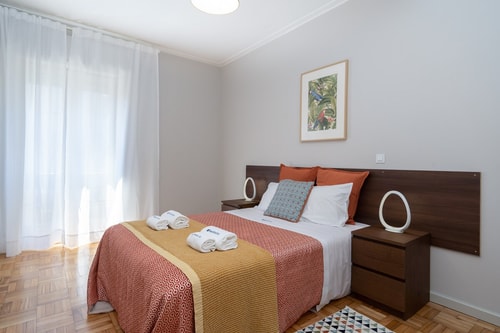 Deluxe Bright Flats w/ Netflix by HostWise Host Wise Booking
