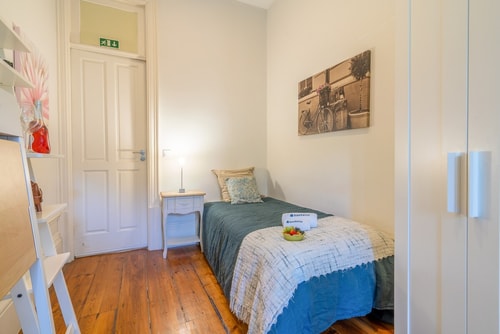 Sunny Sweet Flat | City center by HostWise Host Wise Booking