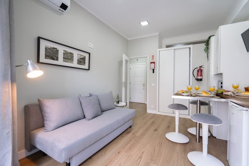 HostWise - Modern Flat w/ Stunning Terrace Host Wise Booking