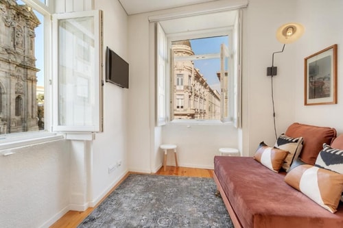 3 Central Flats w/ Balcony | Clérigos by HostWise Host Wise Booking