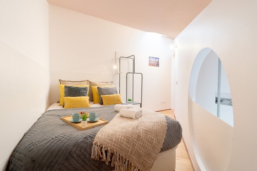 HostWise - Colourful Trendy House | Garden Host Wise Booking