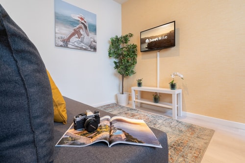 HostWise - Cheerful Sunny Flat | Historical Center Host Wise Booking